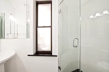 Rented by R New York