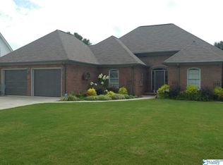 2104 Autumnwood Dr SW, Hartselle, AL 35640