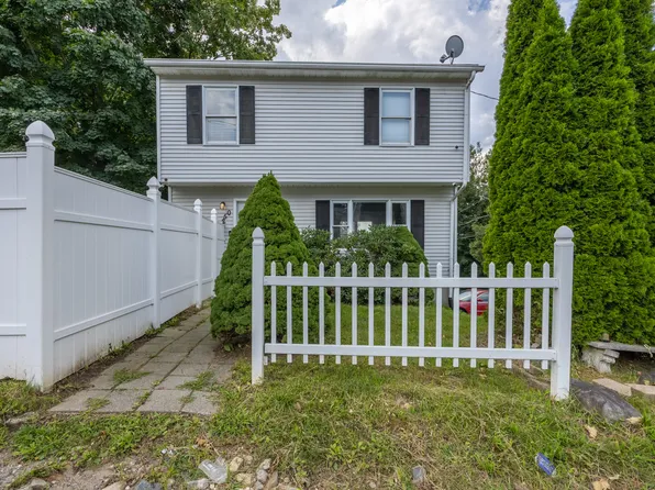 250 Madison Street, Waterbury, CT 06706