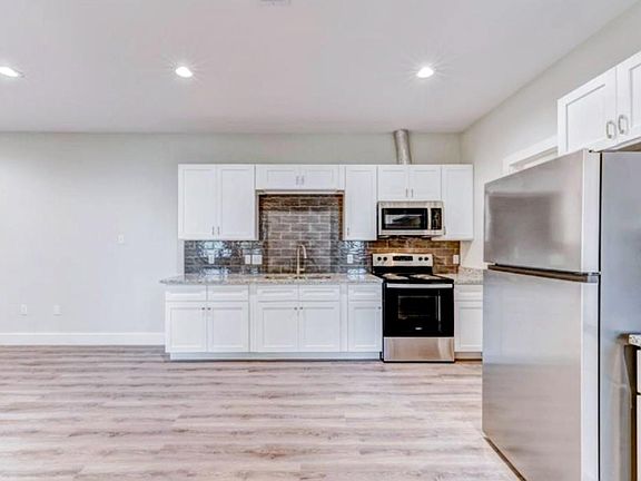 5th image of 2906 Berry Rd #5