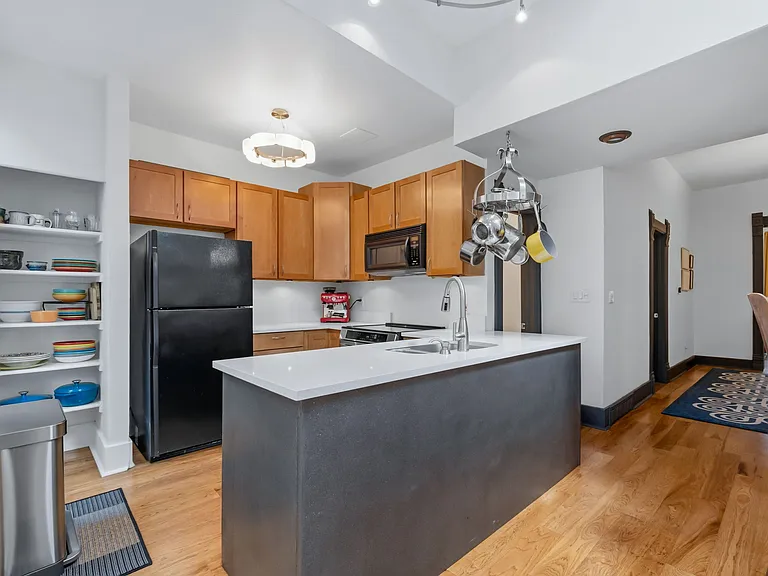 2523 California St — Photo 12