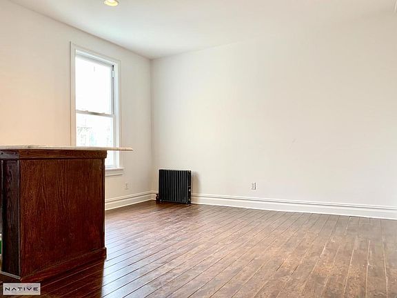 5th image of 23 Hausman St #2