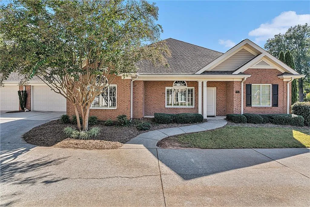 4716 Rose Arbor Dr NW photo 1