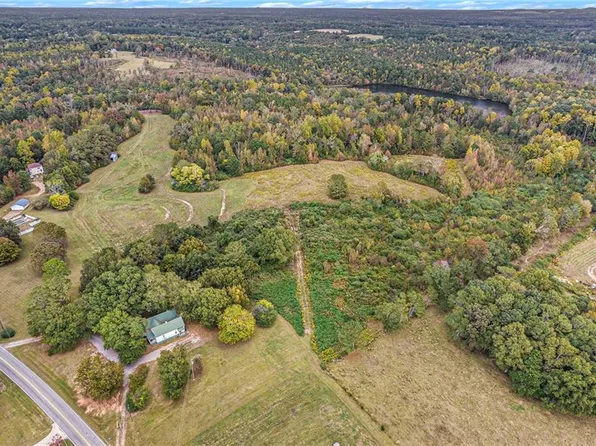 1711 Center Point Rd, Carrollton, GA 30117