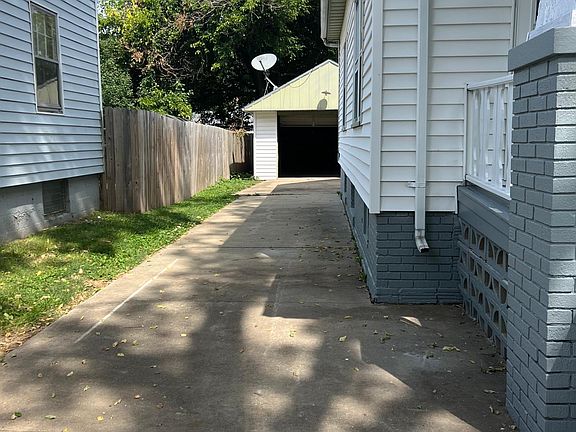 2nd image of 2125 W Alice Ave