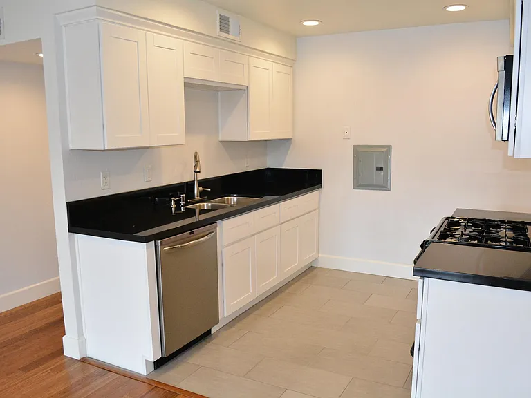 2491 Purdue Ave #201 — Photo 4