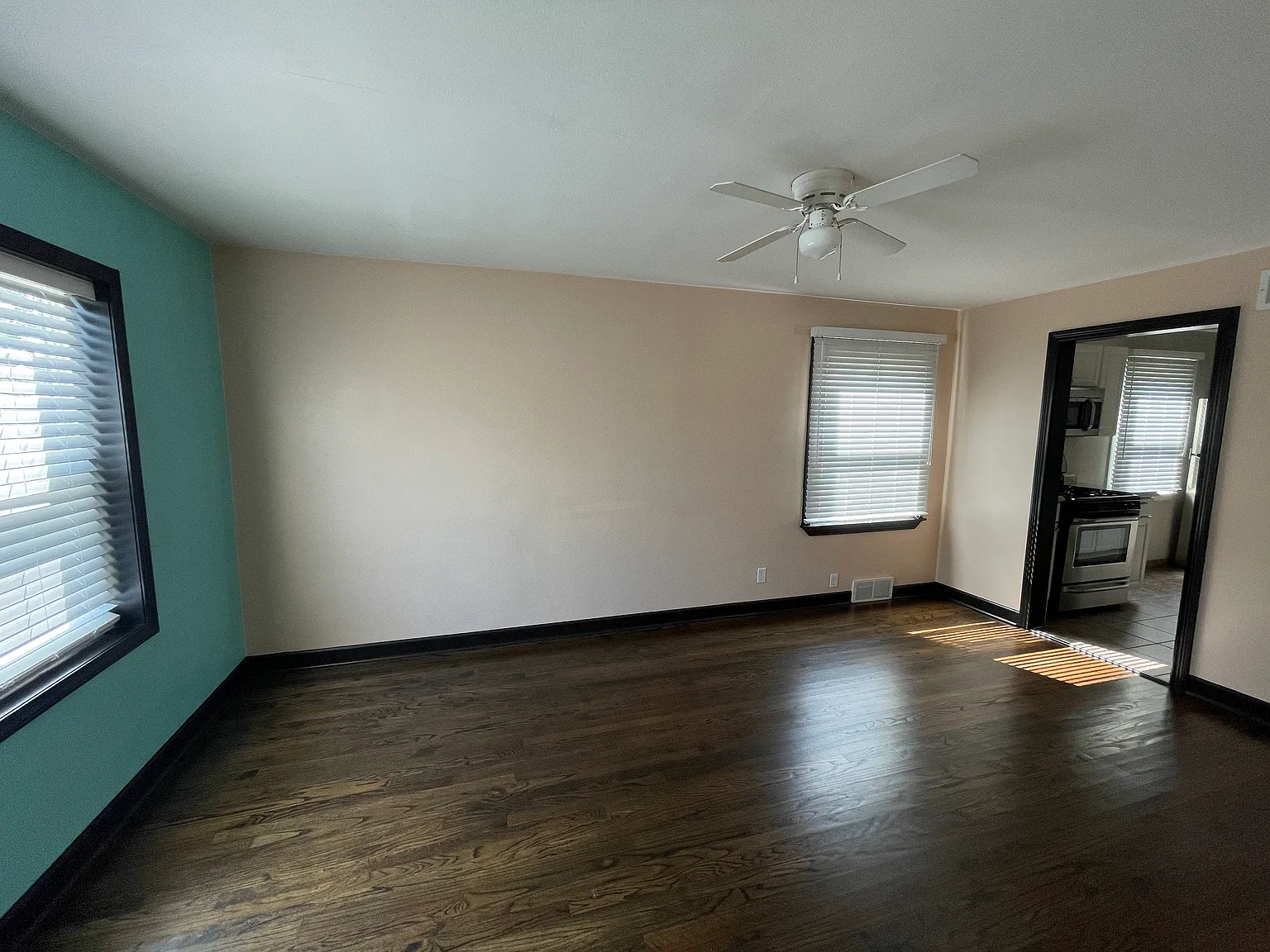 2 bed, 804 sqft, $1,600 — Photo 3