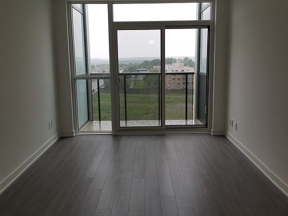 5th image of 681 Yonge St E #612