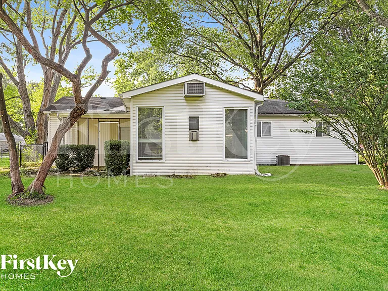 505 Vista Dr — Photo 18