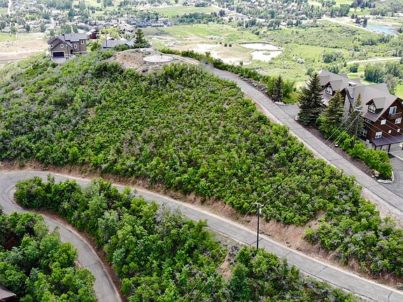 4th image of 465 Eiger Point Rd