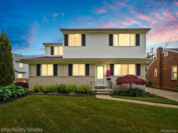 22320 Gordon Rd, Saint Clair Shores, MI 48081
