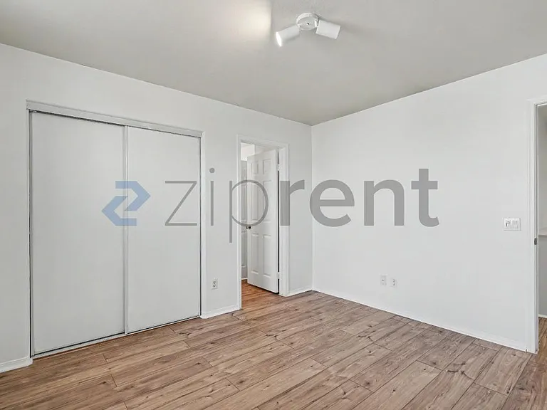 1854 Bankstown Way — Photo 34