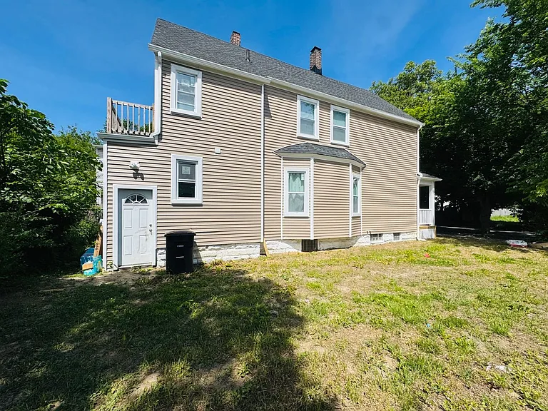 3237 Seymour Ave — Photo 2