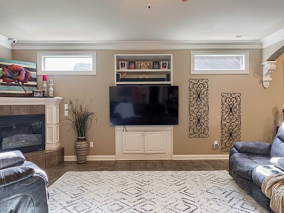 5th image of 2941 Waterside Way