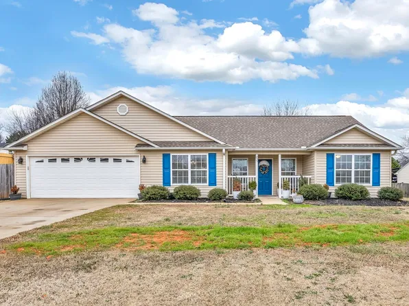 255 Doris Ann Ct, Wellford, SC 29385