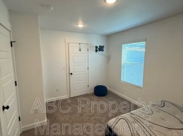 841 Tennessee Ave, Bentonville, AR 72713