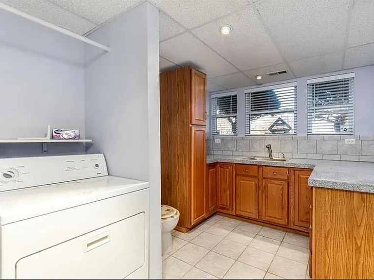 3400 Gateway Dr — Photo 7
