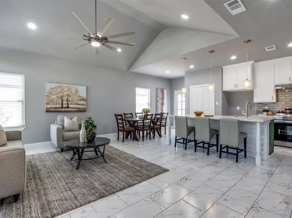 1708 Birdell St, Fort Worth, TX 76105