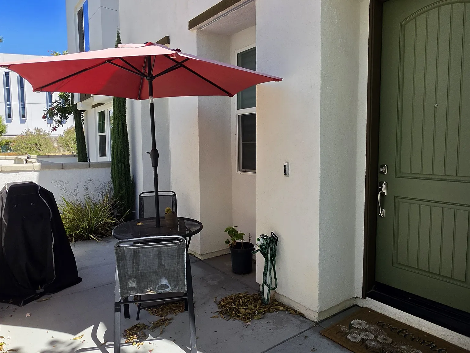 3 bed, 2.5 bath, 1527 sqft, $2,995 — Photo 2
