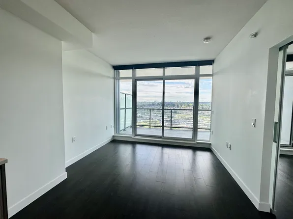 4730 Lougheed Hwy #2101, Burnaby, BC V5C 0M9