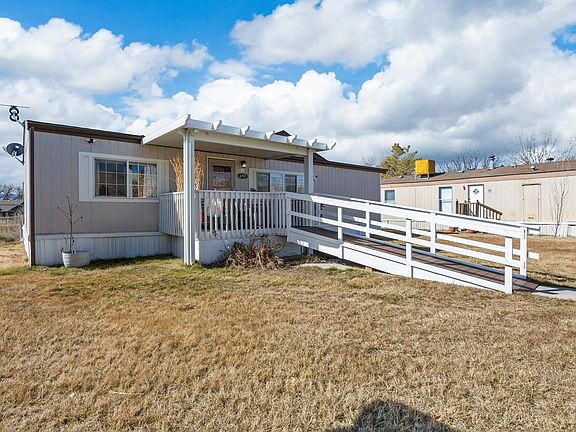 4th image of 3257 Friendship Dr