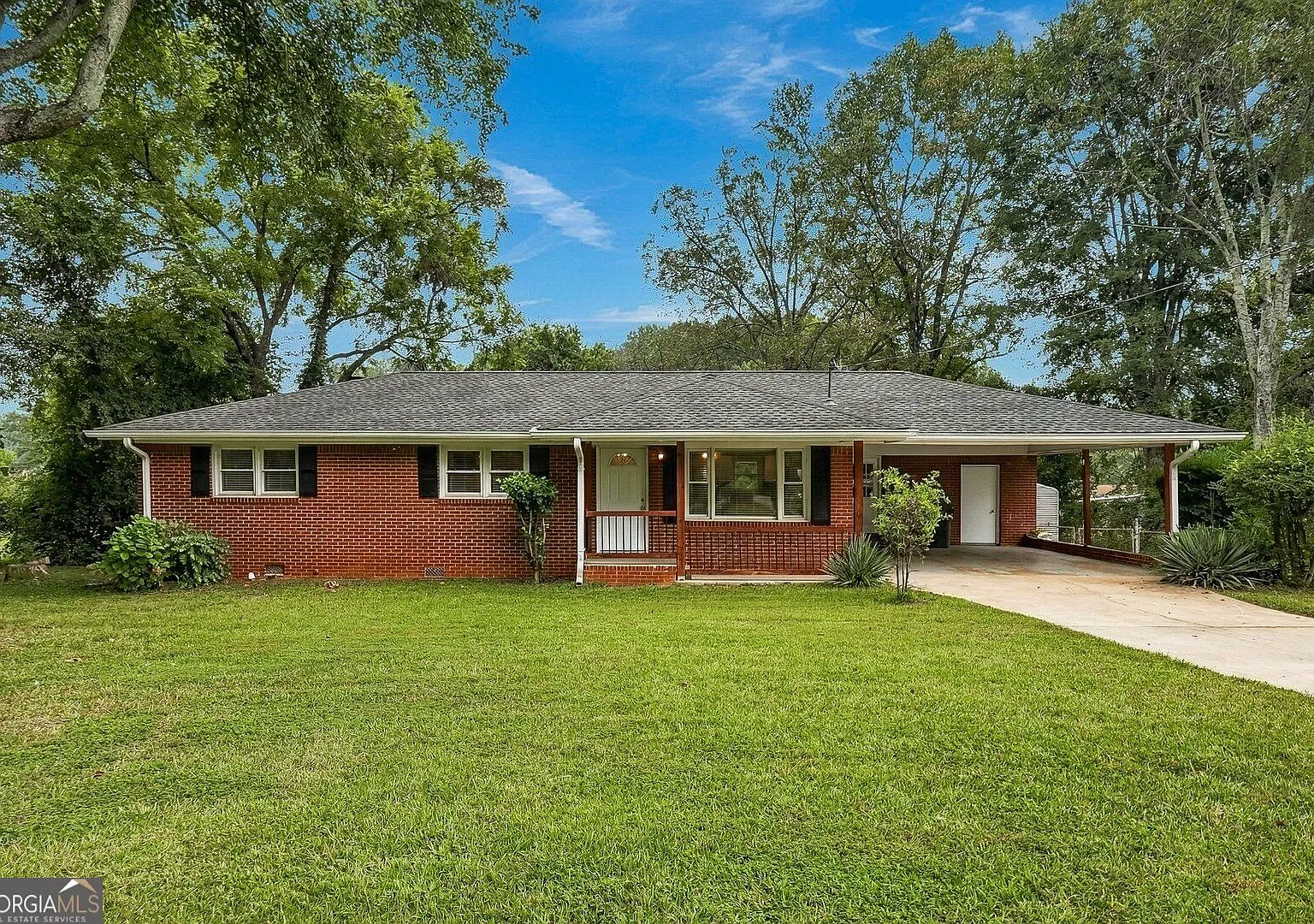 3 bed, 1.5 bath, 1220 sqft, $1,800 — Photo 1