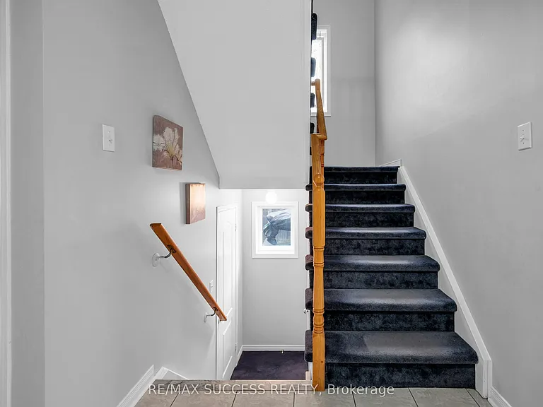 228 Flagstone Way — Photo 7