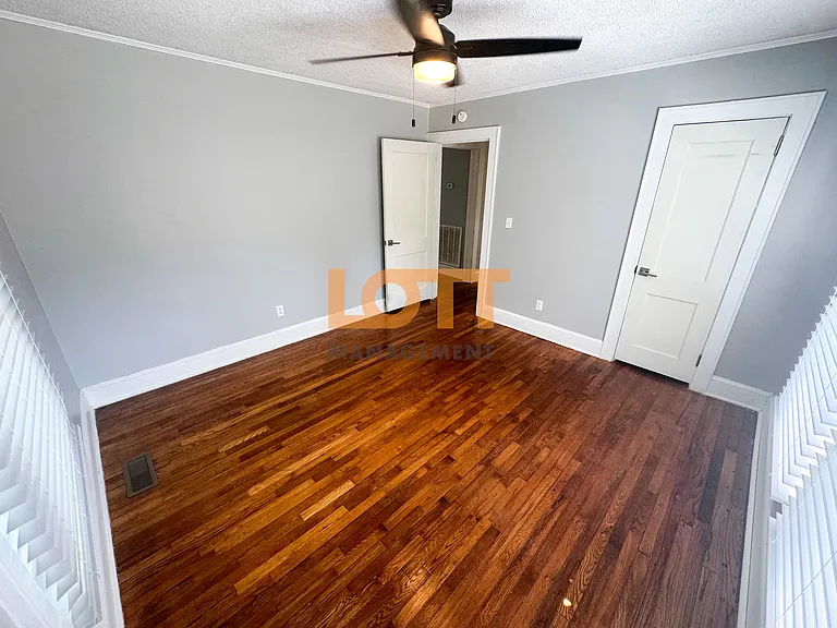 106 E C Ave — Photo 7