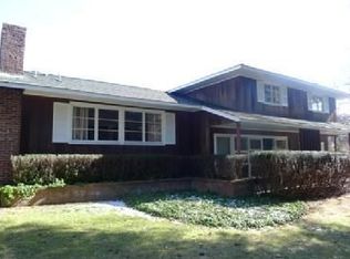 42 Long Springs Rd, Southampton, NY 11968