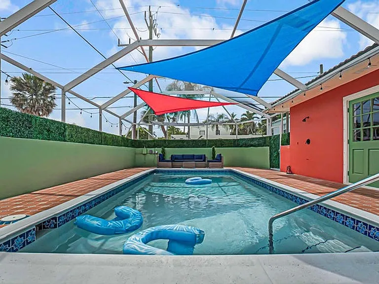 532 N Palmway — Photo 1