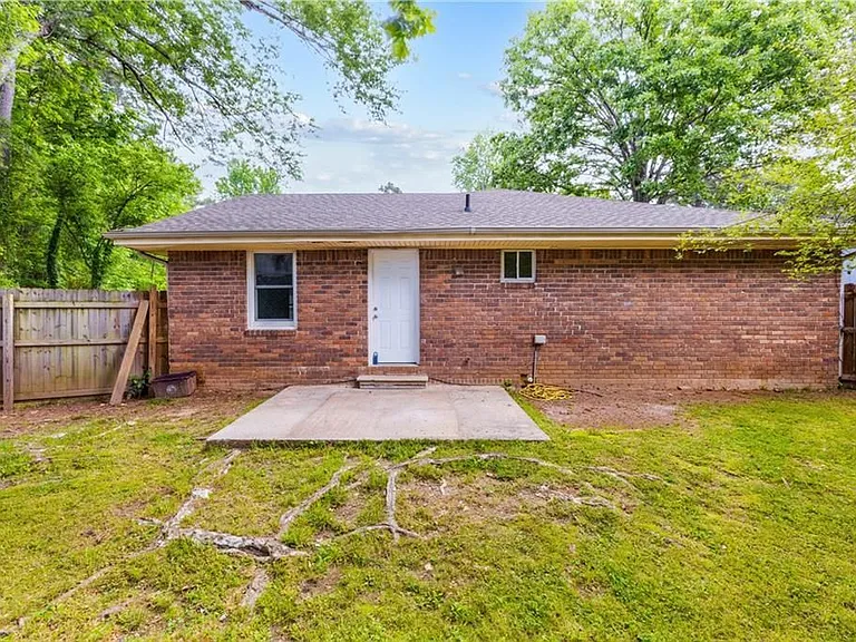 834 Wilson Cir — Photo 21