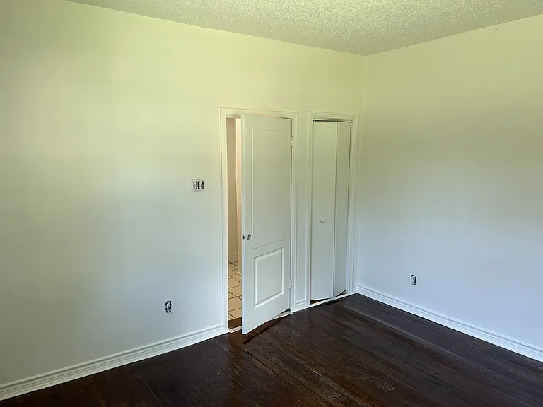 1009 N Valderas St — Photo 5