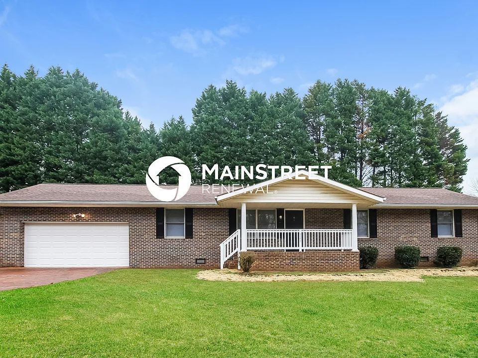 121 Crescent Place Ln
