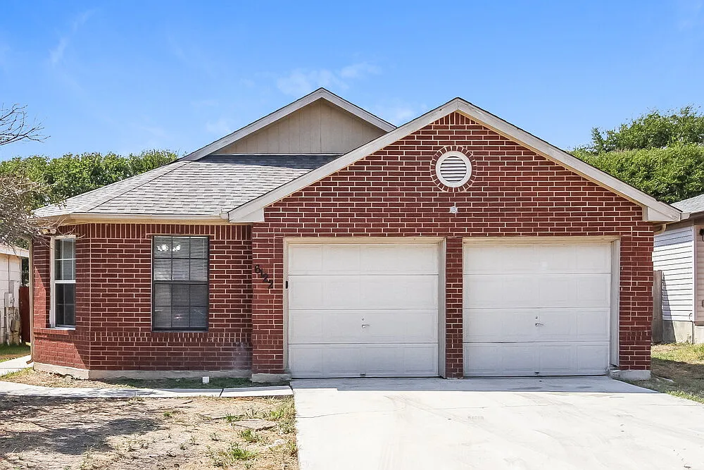 3 bed, 2.0 bath, 1523 sqft, $1,590 — Photo 1