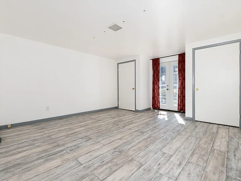 735 Colorado Blvd — Photo 19