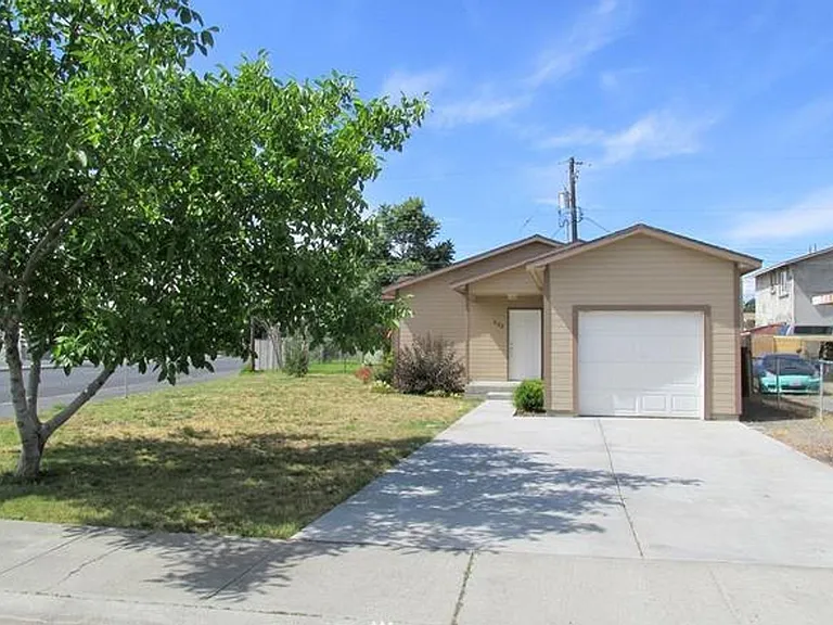 622 S Lake Ave — Photo 2