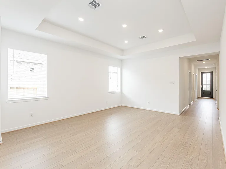 9723 Rialto Heights Dr — Photo 10