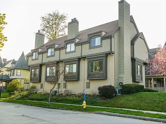 2nd image of 549 University Ave