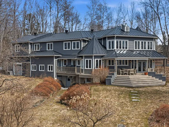 40 Chemin McDougall Valley, Eaton, QC J0B 2C0