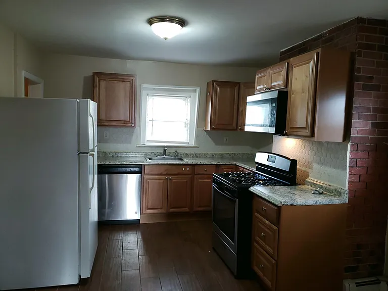 218 Princeton St #3 — Photo 6