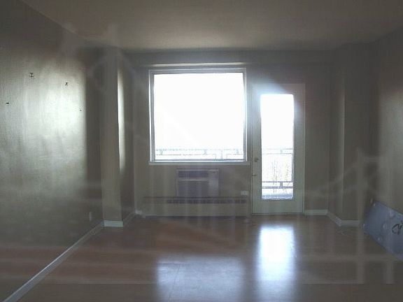 4th image of 5700 Arlington Ave APT 6E