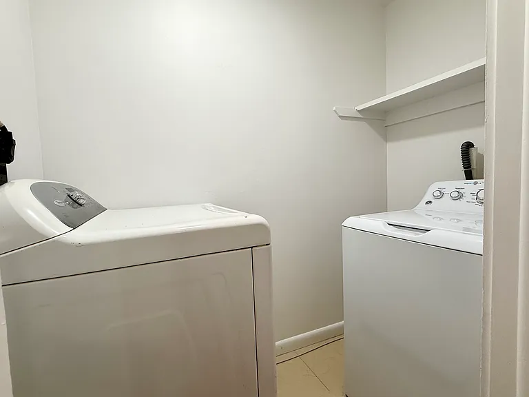 21 Byron Pl — Photo 15