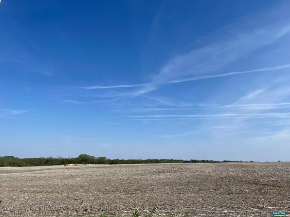 1300 S 134th St, Walton, NE 68461