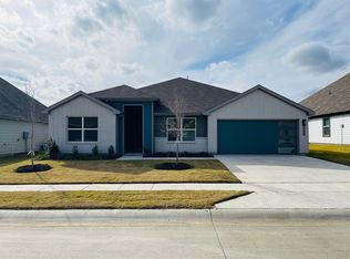 1645 Forest Park Dr, Alvarado, TX 76009