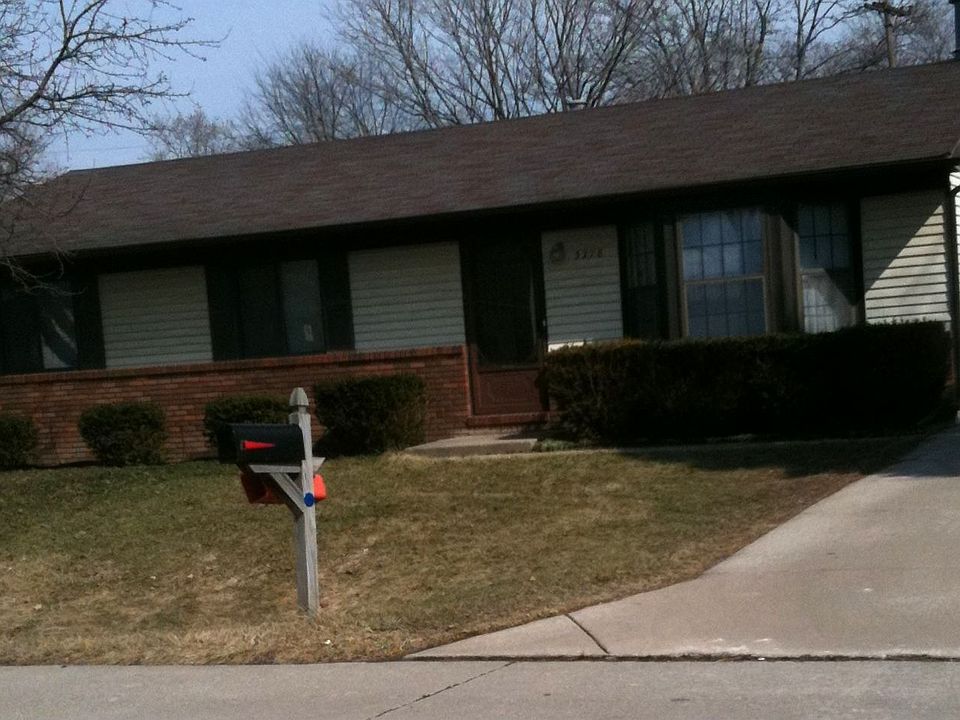 Centrally located in the center of Troy.
