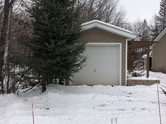 2nd image of 648 N Maple Hill Dr