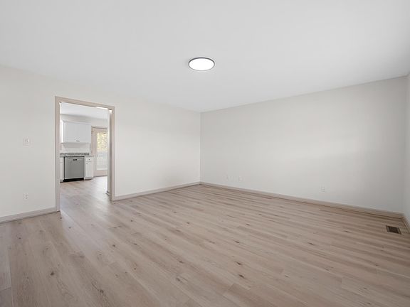 5th image of 180 Fincher Rd