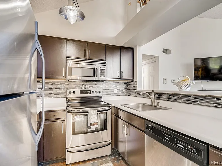 5706 W Asbury Pl #301 — Photo 3