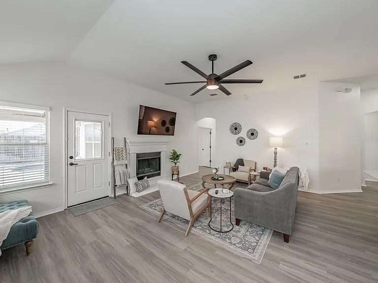 9040 Weller Ln — Photo 4