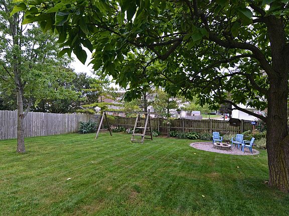 5th image of 1351 River Trail Dr